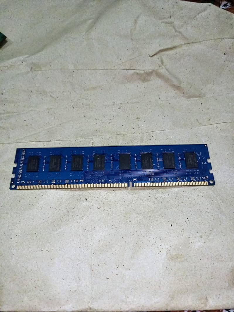 4GB DDR-3  Original Samsung Ram (3 Sticks ) Fast Processing ram (PC3) 1