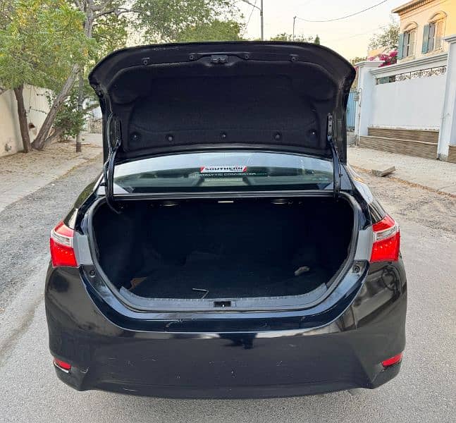 Toyota Corolla GLI 2017 Automatic 1.3 Original 11