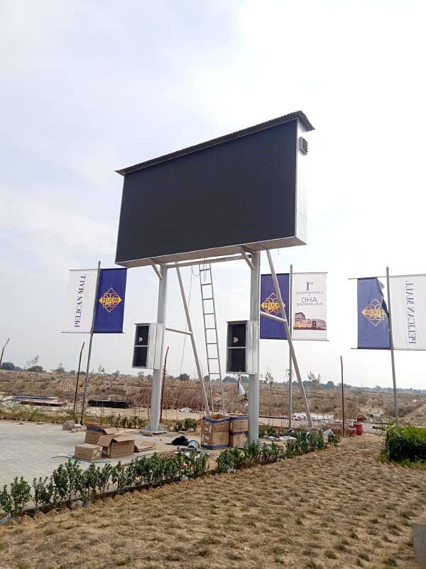 SMD SCREEN/LED SCREEN/ POLE STREAMERS SMD SCREEN 12