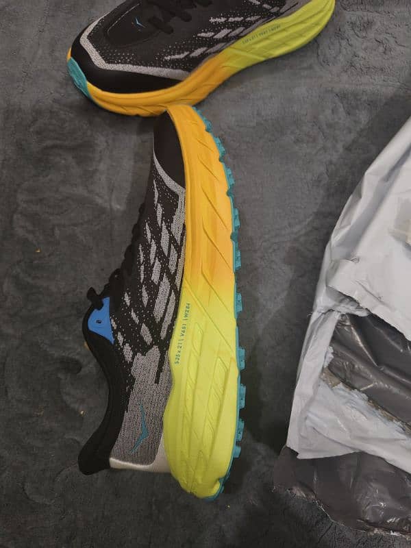 Hoka SpeedGoat 5 Hyper black -42 1