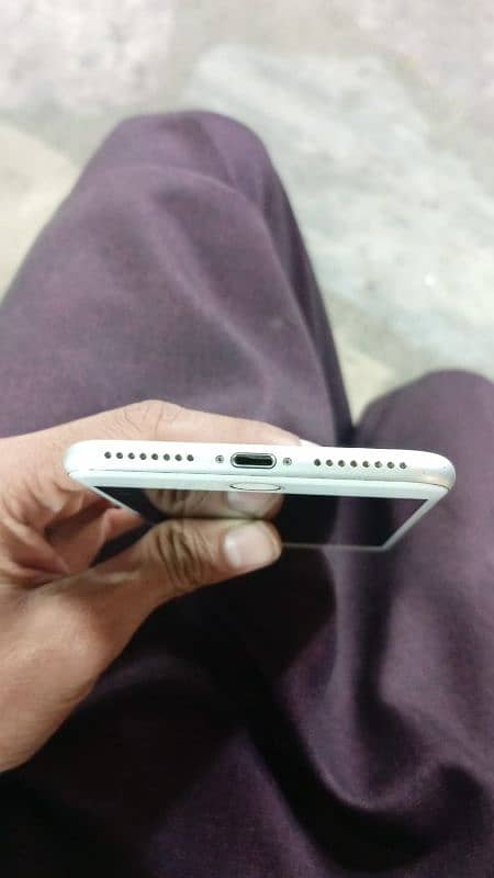 iphone 7plus 32gbnon pta urgent sale battery change Baki ok ha 1