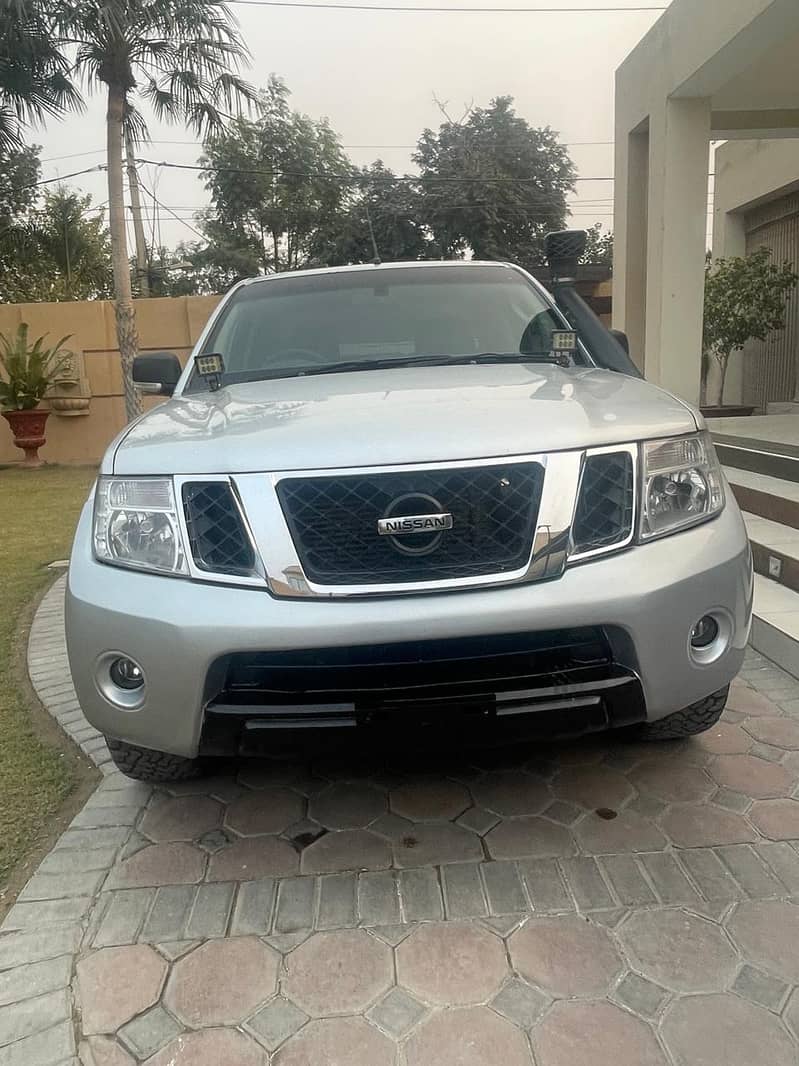 Nissan Navara 2012 0