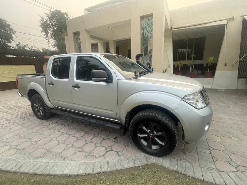 Nissan Navara 2012 1