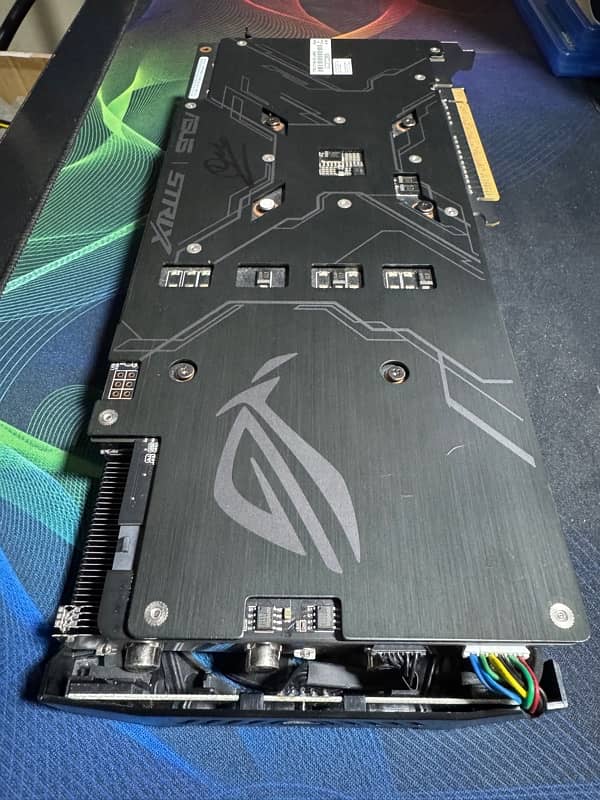 ASUS Rog Strix GTX 1060-O6GB-GAMING 4