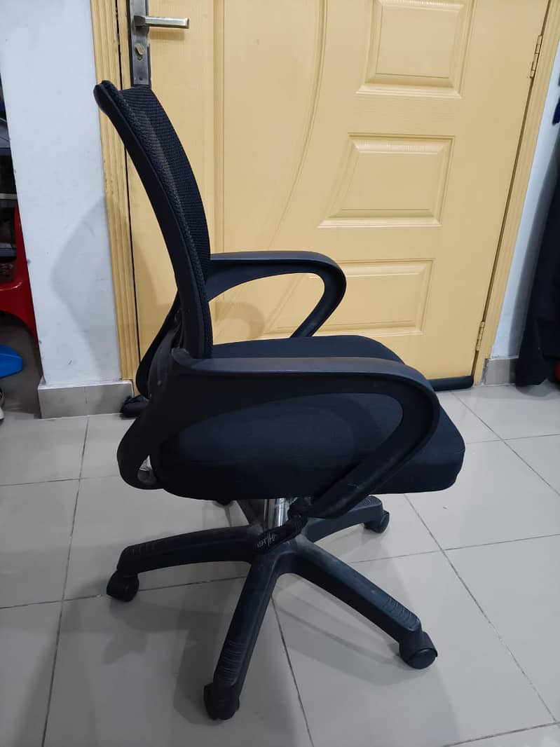 CHAIR FOR SALE URGENT 0