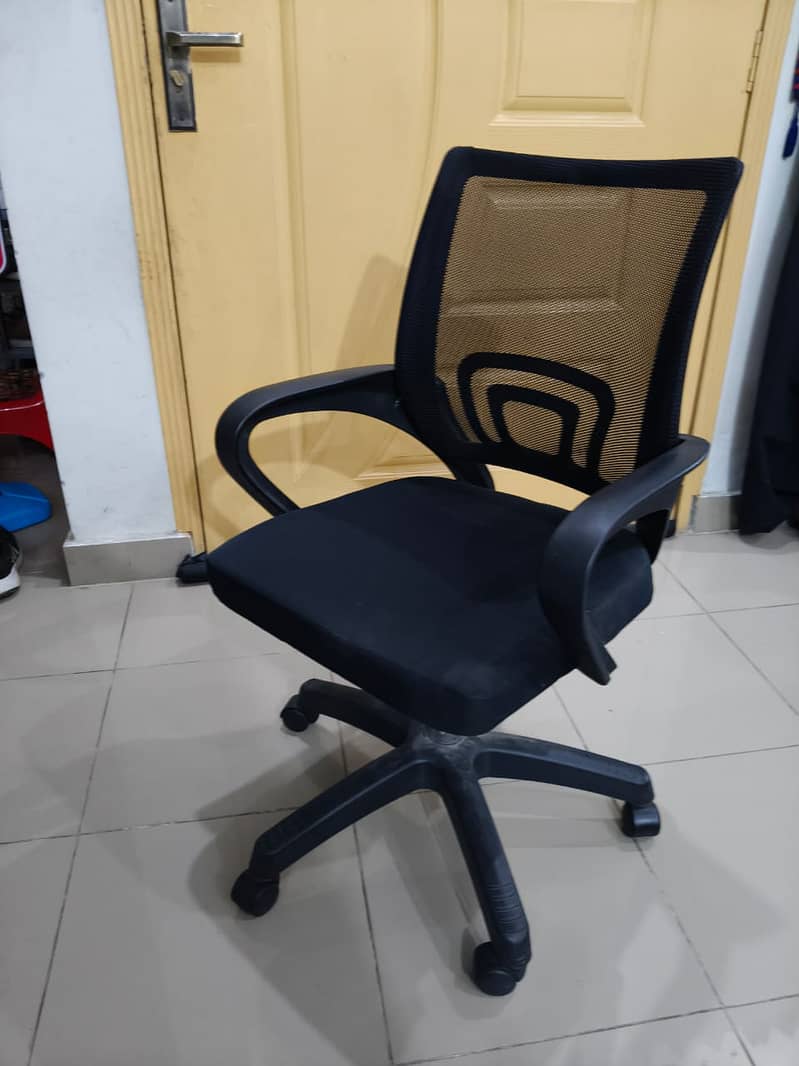 CHAIR FOR SALE URGENT 1