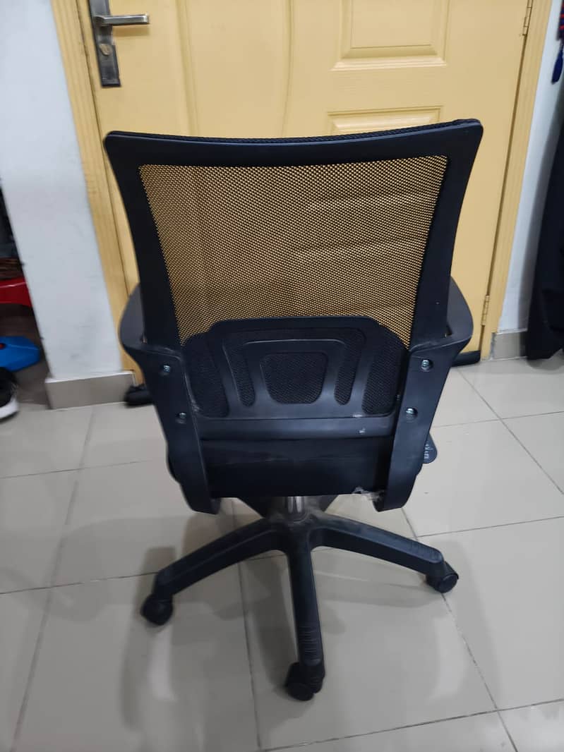 CHAIR FOR SALE URGENT 3