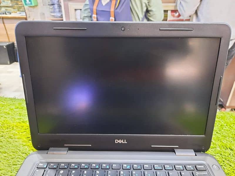 8th Generation Touch Screen Dell Core i3 Ultra Slim Full HD 1080p 5