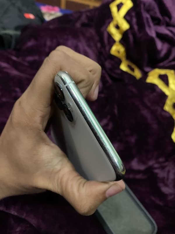 IPhone 11 pro Max Non pta 64gb 5