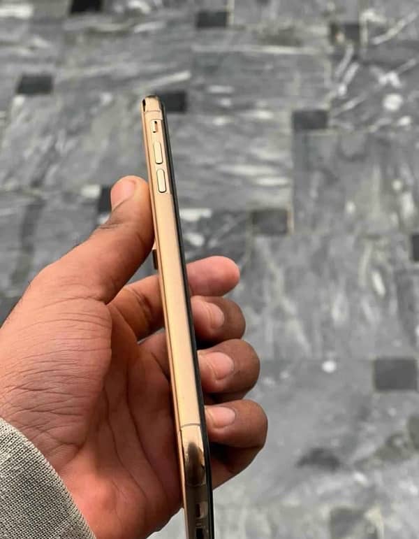 iPhone XS Max 64 gb pta approved 2