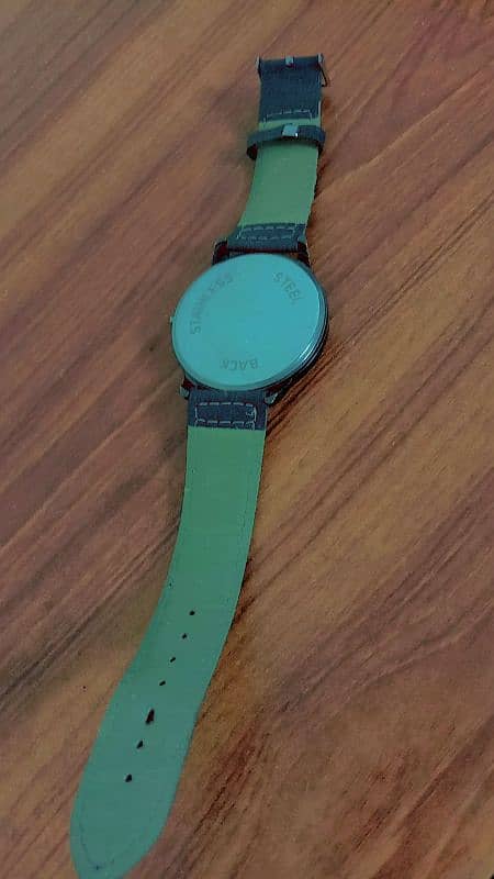 Good condition of watch 1