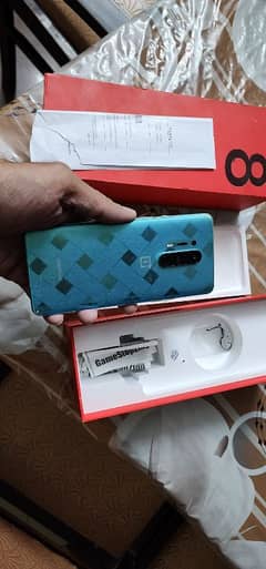 oneplus 8 pro 12/256 with box in 10 × 10 condition see full add