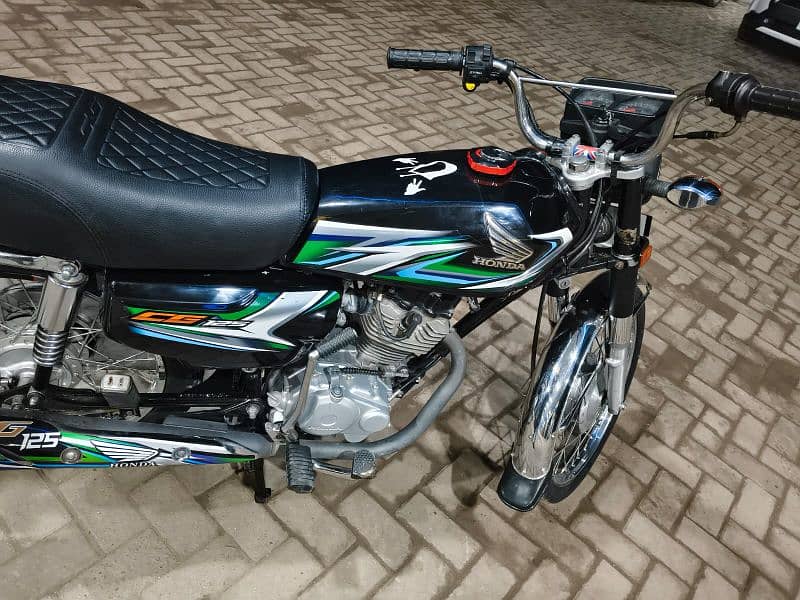 HONDA 125 BLACK 7