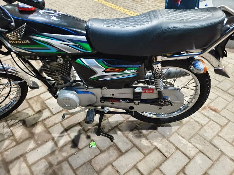 HONDA 125 BLACK 12