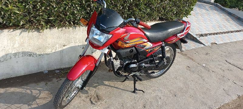 Honda pridor 100cc red colour registration all Punjab 4