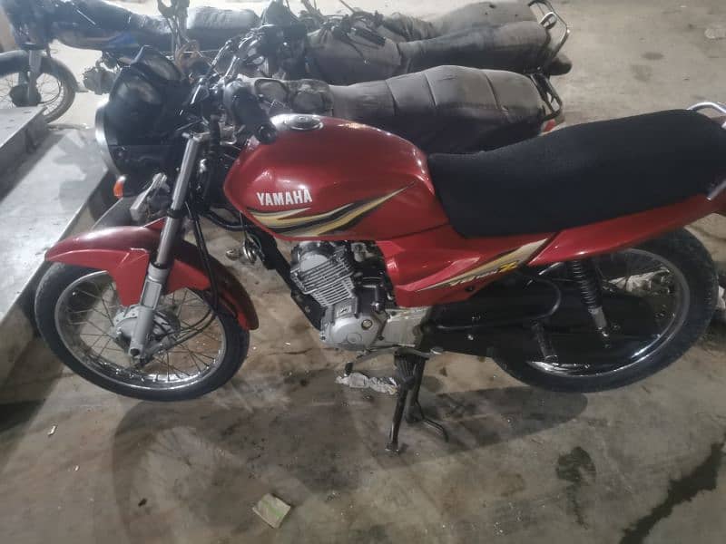 YAMAHA YB125 Z 2019 RED COLOR 1