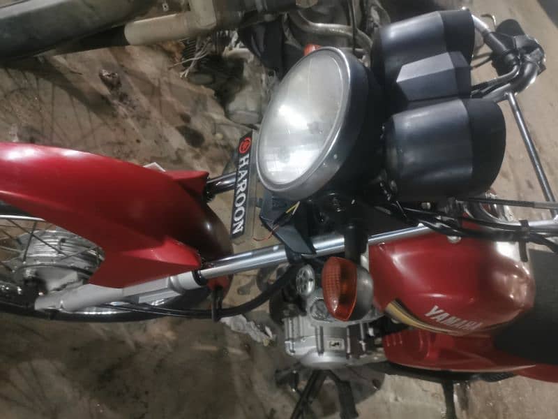 YAMAHA YB125 Z 2019 RED COLOR 9