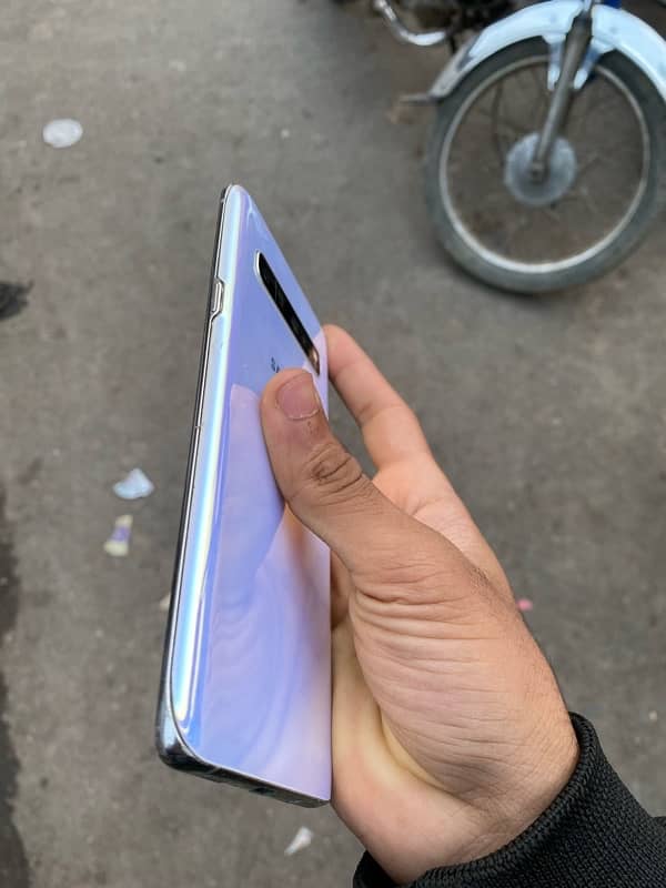 samsung galaxy s10 5G 8/256 0