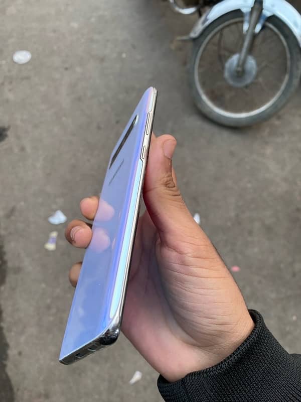 samsung galaxy s10 5G 8/256 4