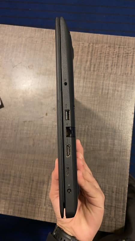 Dell Latitude 3590 1