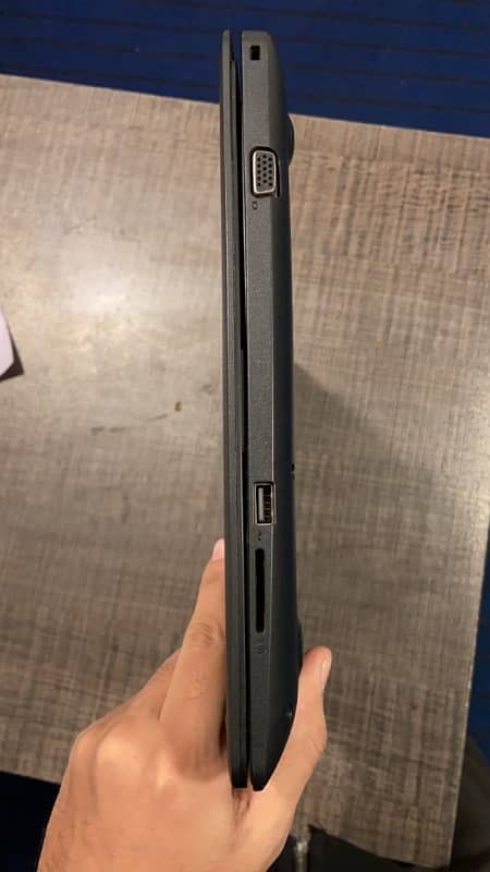 Dell Latitude 3590 2