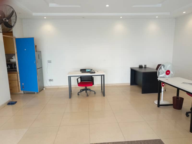 4 Marla 4th Floor Office With Elevator For Rent In DHA Phase 6 Main Boulevard, Lahore. 2