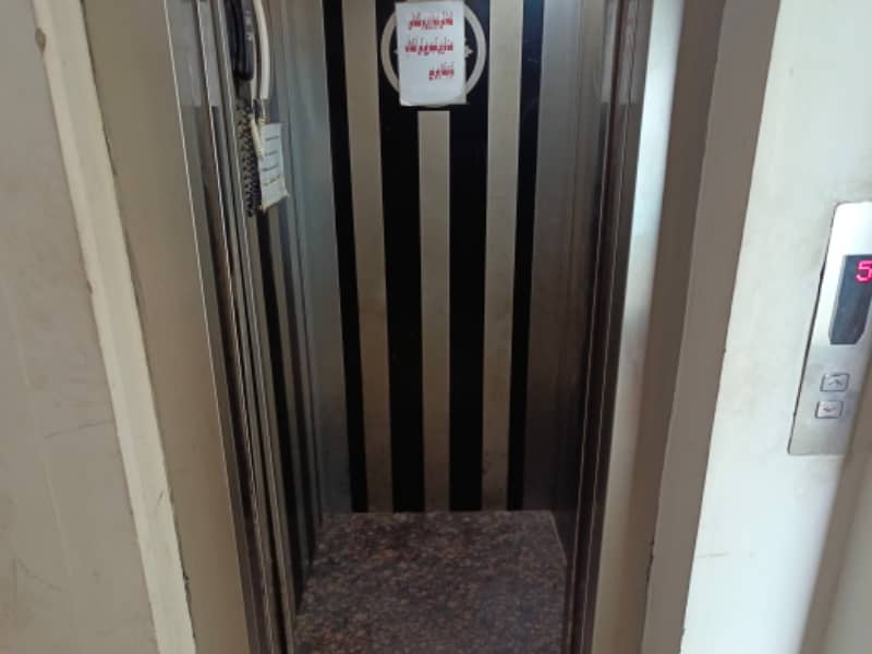 4 Marla 4th Floor Office With Elevator For Rent In DHA Phase 6 Main Boulevard, Lahore. 15