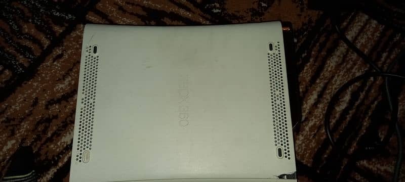 XBOX  360 FAT 29 GAMES WITH A ONE CONTROLLER    with  a good condetion 4