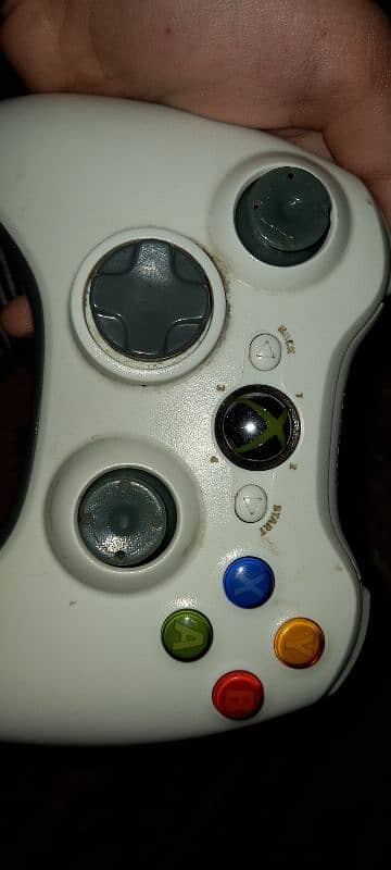 XBOX  360 FAT 29 GAMES WITH A ONE CONTROLLER    with  a good condetion 8