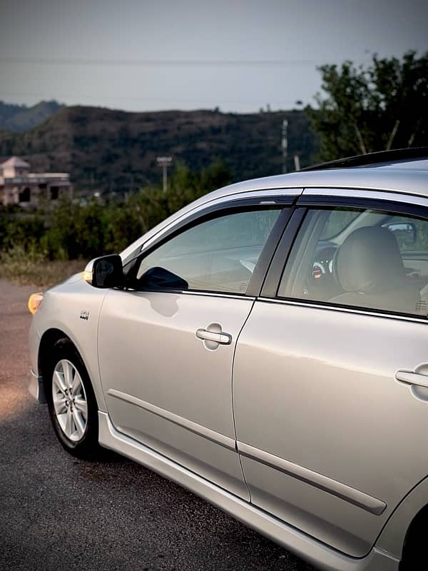 Toyota Corolla Altis 2011 5