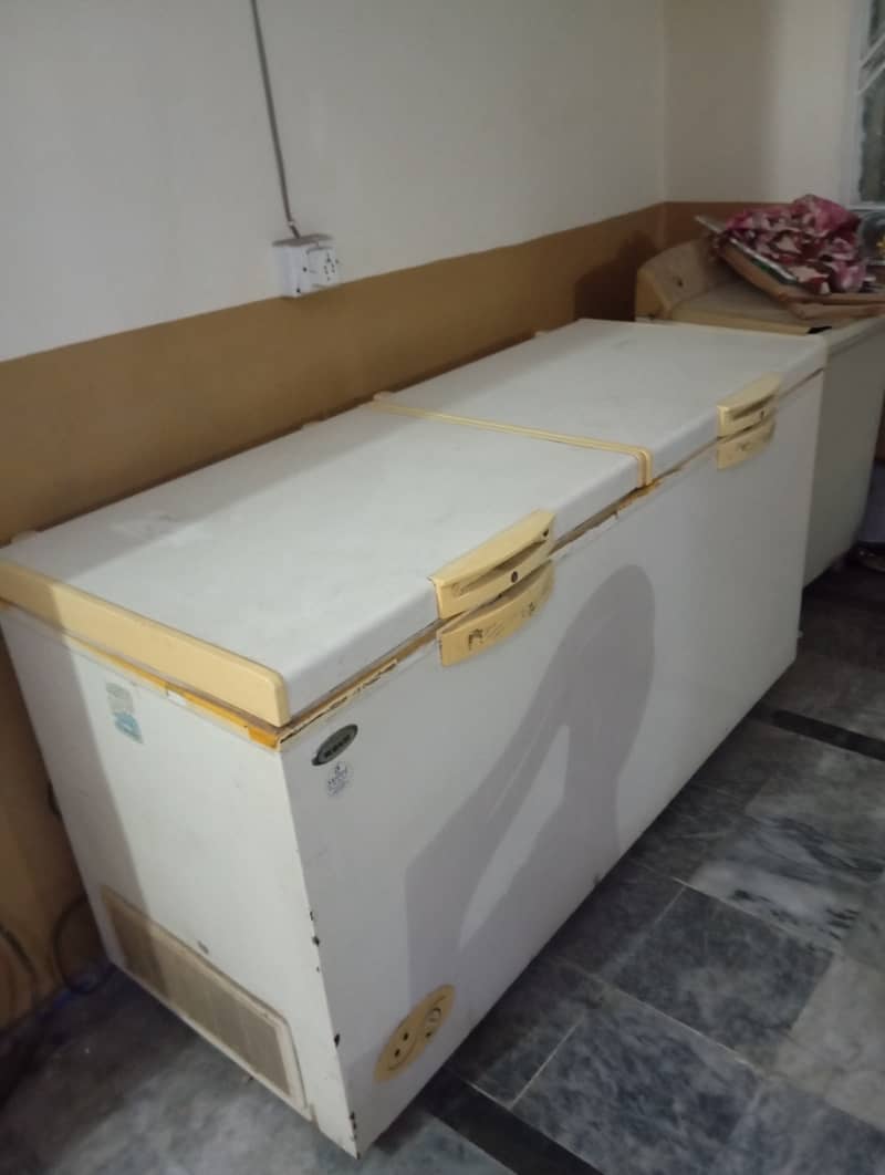 Double door waves deep freezer 4