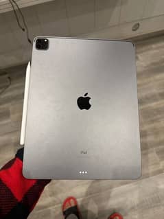 Ipad pro M1 4th gen 12.9 in with box