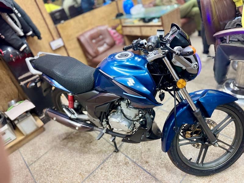 Suzuki GSX 125 11