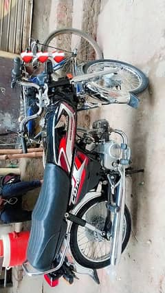 Honda 70 black new model lush condition nut to nut original like new