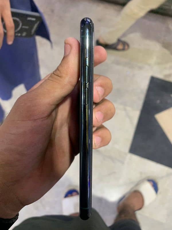 Iphone 11 Pro PTA Approved 4