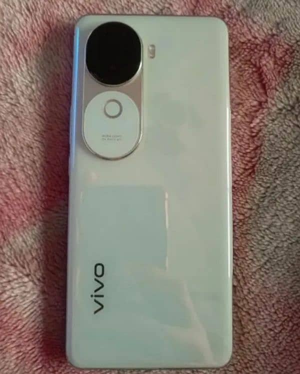 vivo v 40e just 10 days use 10/10 condition 0