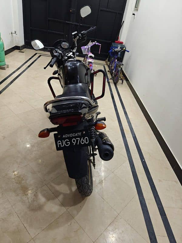 Yamaha YBR 125 4