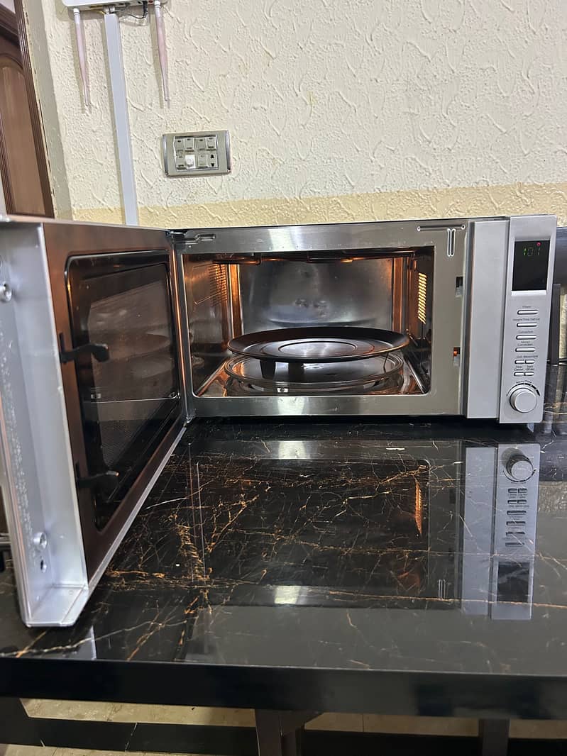 Imported 30L Large Convection Microwave oven (Grill & Microwave) 1