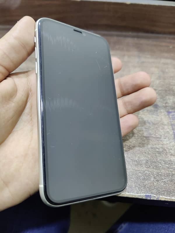 iPhone 11 non pta Water Pack in lush condition 3