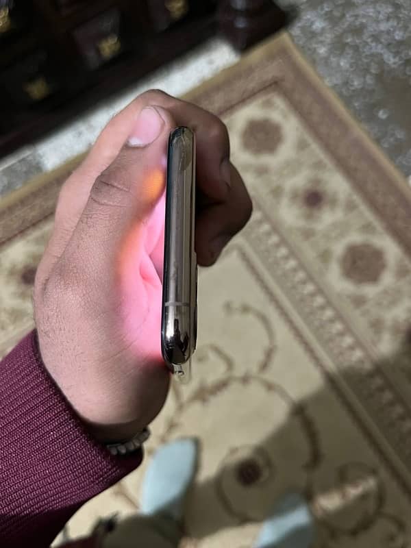 iphone 11 pro 2