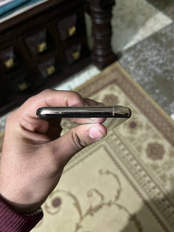 iphone 11 pro 5