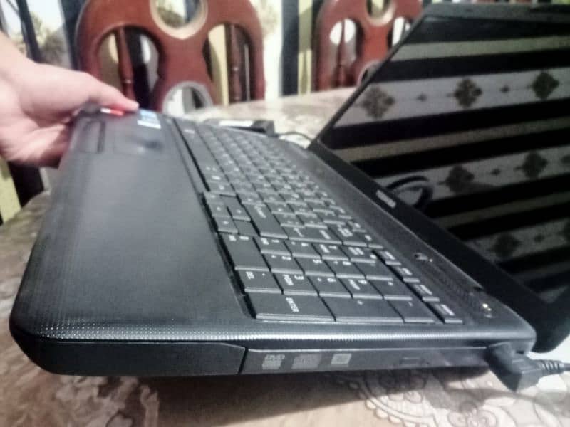 Toshiba laptop i3 3 Generation 3gb Ram 500gb Hard New Condition 5