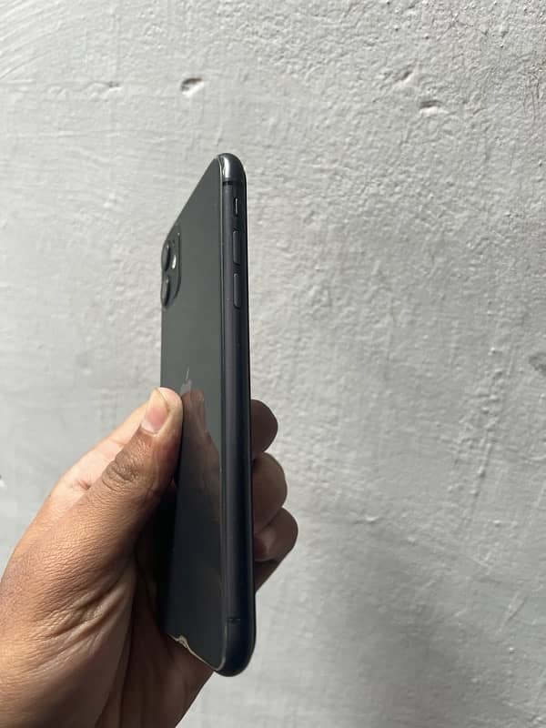 iPhone 11 good condition 2