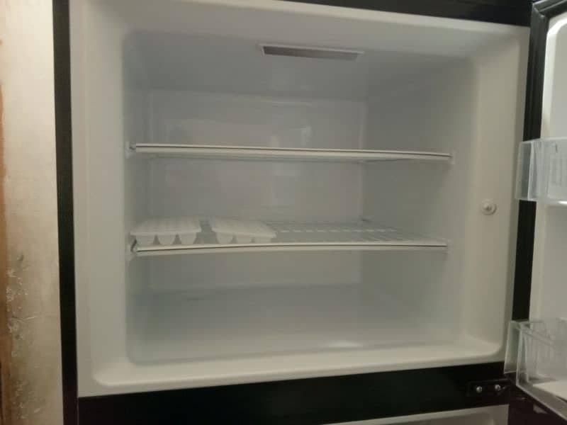 Pel refrigerator new Liya ha 26 Dec ko 18 cubic feet ha 6