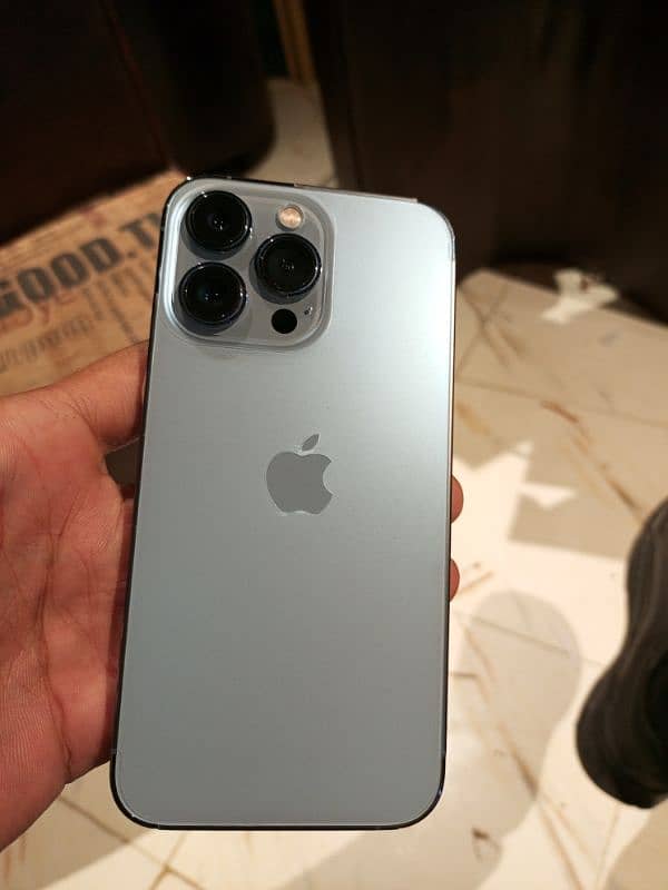 iphone 13 pro sieera blue color 5