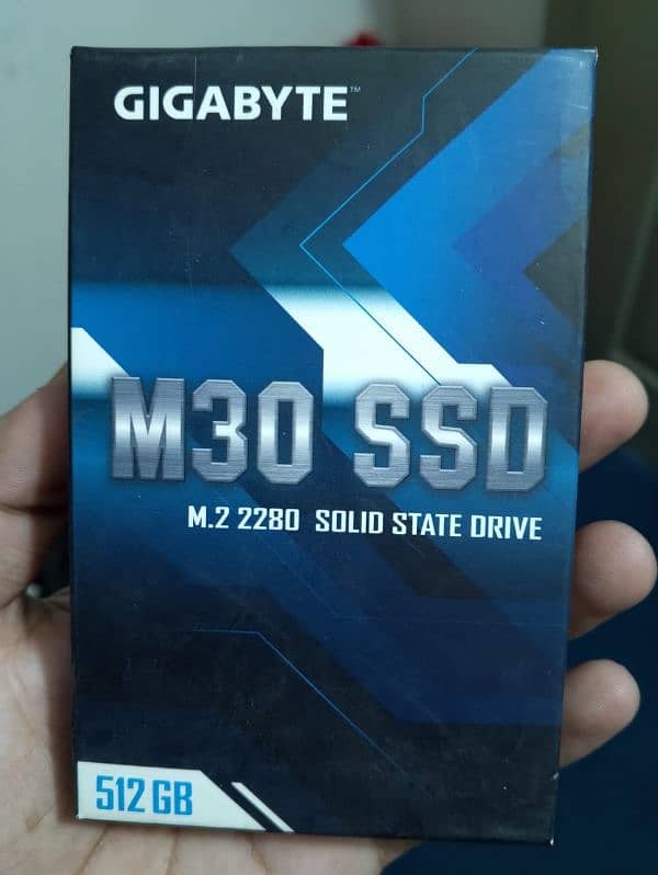 GIGABYTE M30 M. 2 NVME SSD 512GB & Logitech G102 Lightsync RGB-Mouse 1