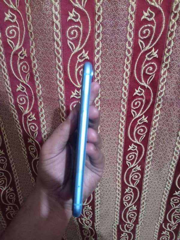 iPhone xr blue colour condition 10/10 3