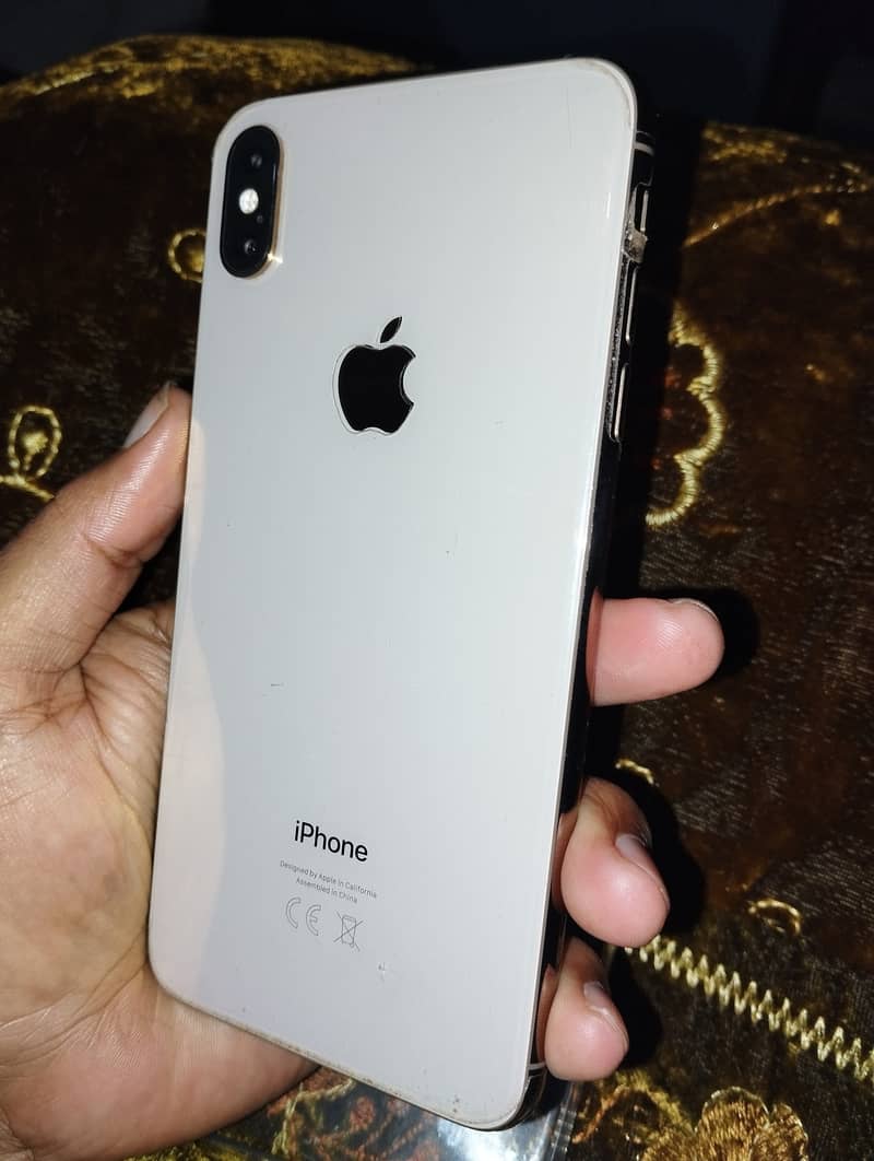 Apple iPhone XS Max 1