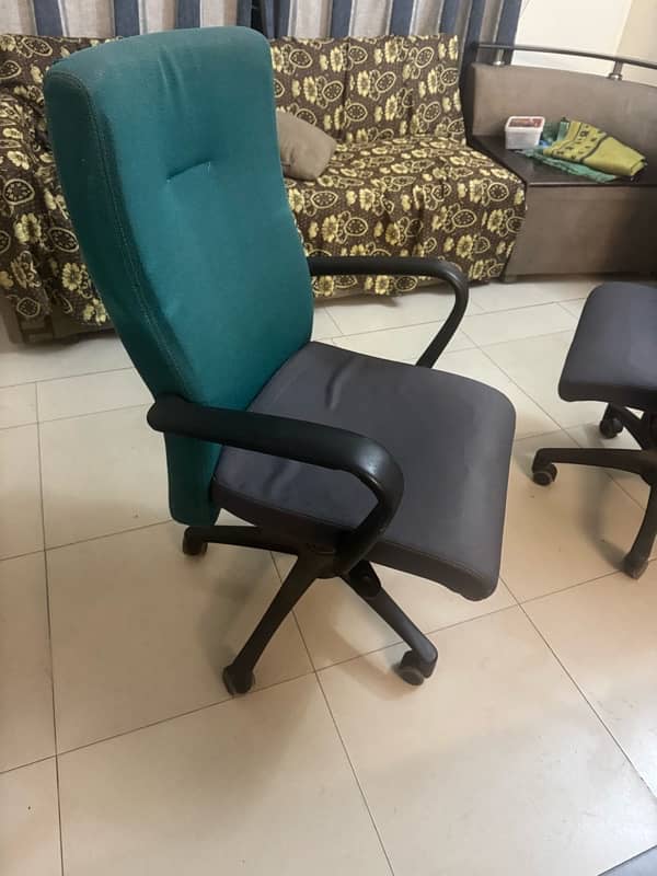 office chair and  table for sale 7