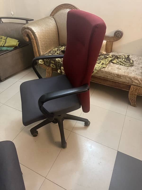 office chair and  table for sale 9